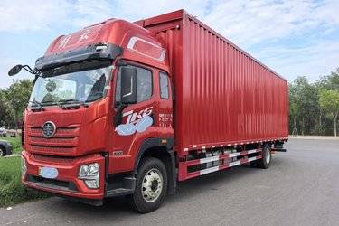 二手青岛解放 JK6中卡 300马力 4X2 9.78米厢式载货车(国六) 单桥 玉柴二手载货车 黄牌图片