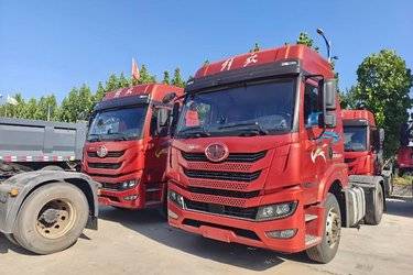 二手青岛解放 悍V重卡 380马力 4X2牵引车(国六) 单桥 锡柴二手牵引车 黄牌