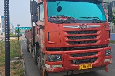 二手青岛解放 悍V 2.0 220马力 6X2 6.7米栏板载货车(国五) 前四后四 锡柴二手载货车 黄牌