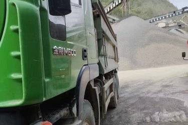 二手上汽红岩 杰狮重卡 390马力 6X4 5.8米自卸车(国五) 后八轮 上菲红二手自卸车 黄牌