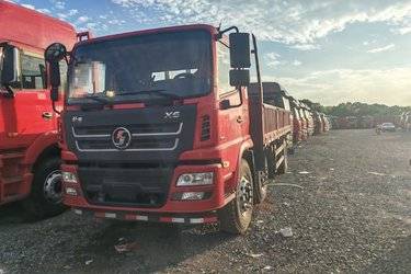 二手陕汽商用车 轩德X6中卡 轻量化版 220马力 6X2 6.8米栏板载货车(玉柴)(国五) 前四后四 潍柴二手载货车 黄牌