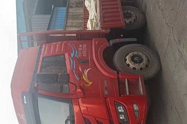 二手青岛解放 悍V2.0重卡 260马力 6X2 9.5米栏板载货车(国六) 前四后四 锡柴二手载货车 黄牌