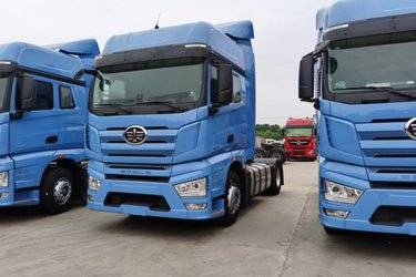 二手一汽解放 J7重卡 560马力 4X2 牵引车(国六)(液缓)(国六) 单桥 曼二手牵引车 黄牌