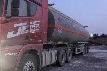 二手青岛解放 JH6重卡 430马力 6X4 LNG危险品牵引车(国五) 双驱 潍柴二手牵引车 黄牌