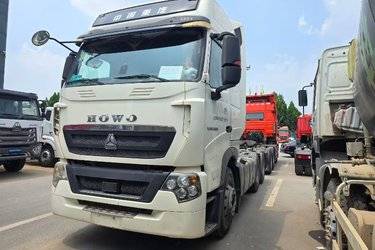 二手中国重汽 HOWO T7H重卡 540马力 6X4牵引车(国五) 双驱 曼二手牵引车 黄牌