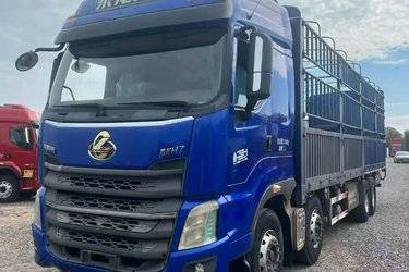 二手东风柳汽 乘龙H7重卡 400马力 8X4 9.4米仓栅式载货车(国五) 前四后八 潍柴二手载货车 黄牌