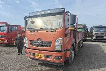 二手大运 祥龙 230马力 6X2 6.8米排半栏板载货车(国六) 前四后四 潍柴二手载货车 黄牌