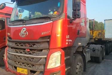 二手东风柳汽 乘龙H7重卡 460马力 6X4 LNG牵引车(国六) 双驱 玉柴二手牵引车 黄牌图片