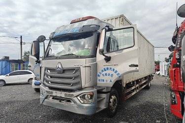 二手中国重汽 豪沃N5G中卡 250马力 4X2 9.65米厢式载货车(国六) 单桥 曼二手载货车 黄牌
