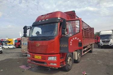 二手一汽解放 J6L中卡 2019款 240马力 6X2 9.7米仓栅式载货车(国五) 前四后四 锡柴二手载货车 黄牌