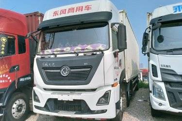 二手东风商用车 天龙KL 舒适版 300马力 6X2 9.6米厢式载货车(国六) 前四后四 雷诺二手载货车 黄牌