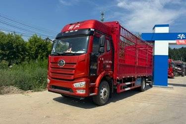 二手一汽解放 J6L中卡 精英版 绿通款 260马力 4X2 6.75米仓栅式载货车(国六) 单桥 大柴二手载货车 黄牌图片