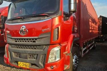 二手东风柳汽 乘龙H5 320马力 4X2 9.6米厢式载货车  锡柴二手载货车图片