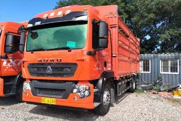二手中国重汽 HOWO TX 250马力 4X2 6.75米仓栅式货车(国六) 单桥 曼二手载货车 黄牌