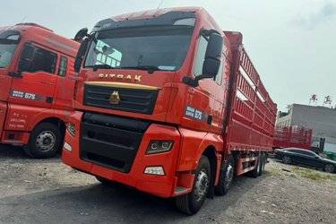 二手中国重汽 汕德卡SITRAK G7重卡 540马力 8X4 9.6米仓栅式货车(国六) 前四后八 曼二手载货车 黄牌
