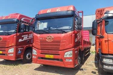 二手青岛解放 JH6重卡 290马力 6X2 9.5米栏板载货车(自动挡)(国五) 前四后四 锡柴二手载货车 黄牌