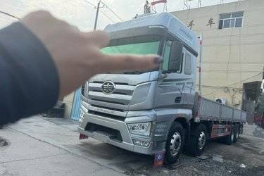 二手一汽解放 J7重卡 经典版 560马力 8X4 9.4米AMT自动档栏板载货车(液缓)(国六) 前四后八 锡柴二手载货车 黄牌