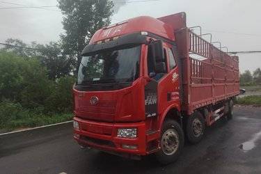 二手一汽解放 J6L重卡 260马力 6X2 9.7米仓栅式载货车(国六) 前四后四 锡柴二手载货车 黄牌