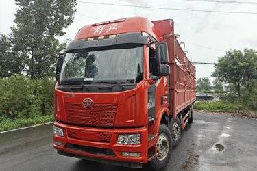二手一汽解放 J6L重卡 260马力 6X2 9.7米仓栅式载货车(国六) 前四后四 锡柴二手载货车 黄牌
