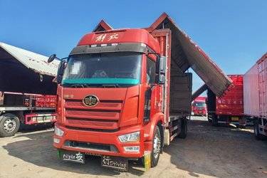 二手一汽解放 J6L中卡 领航版 240马力 4X2 7.7米厢式载货车(国五) 单桥 锡柴二手载货车 黄牌