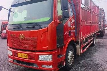 二手一汽解放 J6L中卡 质惠版 240马力 4X2 6.75米仓栅式载货车(国五) 单桥 大柴二手载货车 黄牌