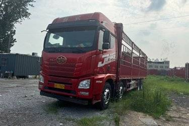 二手青岛解放 JH6重卡 350马力 8X4 9.5米载货车(国五) 前四后八 锡柴二手载货车 黄牌