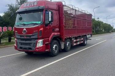 二手东风柳汽 乘龙H5中卡 240马力 6X2 7.8米仓栅式载货车(国五) 前四后四 玉柴二手载货车 黄牌图片