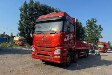 二手青岛解放 JH6重卡 领航版2.0 460马力 8X4 9.5米栏板载货车(国六) 前四后八 锡柴二手载货车 黄牌