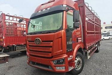 二手一汽解放 J6L中卡 尊享版 260马力 4X2 6.75米仓栅式载货车(国六) 单桥 锡柴二手载货车 黄牌图片