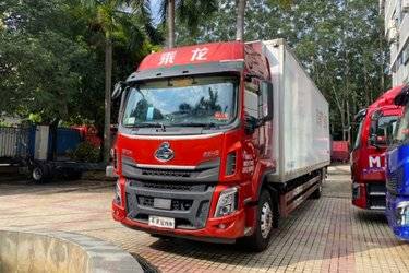 二手东风柳汽 乘龙H5中卡 240马力 4X2 9.7米厢式载货车(后桥9T)(国六) 单桥 玉柴二手载货车 黄牌图片