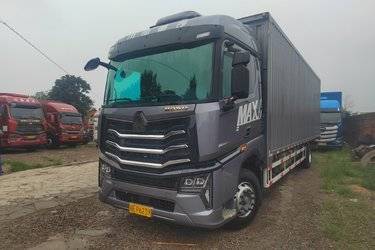 二手中国重汽 HOWO MAX 290马力 4X2 9.6米厢式载货车(国六) 单桥 曼二手载货车 黄牌