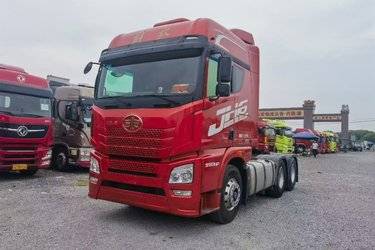 二手青岛解放 JH6重卡 550马力 6X4牵引车(国五) 双驱 潍柴二手牵引车 黄牌图片