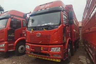 二手一汽解放 J6L重卡 260马力 6X2 6.8米仓栅式载货车(国六) 前四后四 锡柴二手载货车 黄牌