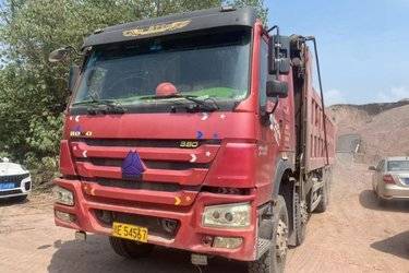 二手中国重汽 HOWO重卡 380马力 8X4 7.8米自卸车(国五) 前四后八 中国重汽二手自卸车 黄牌