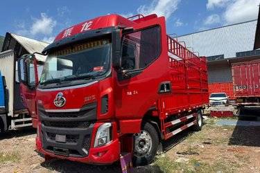 二手东风柳汽 乘龙H5中卡 270马力 4X2 6.8米仓栅式载货车(国六) 单桥 玉柴二手载货车 黄牌图片