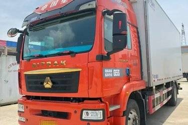 二手中国重汽 汕德卡SITRAK G5S重卡 290马力 4X2 6.8米AMT自动档栏板载货车(国六) 单桥 曼二手载货车 黄牌图片