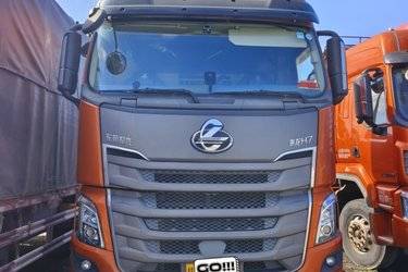二手东风柳汽 乘龙H7pro 600马力 6X4 伊顿12档 AMT自动档 牵引车(国六) 双驱 玉柴二手牵引车 黄牌图片