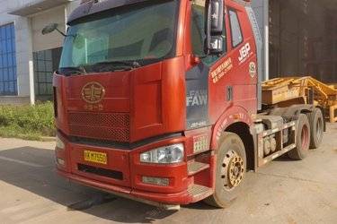 二手一汽解放 J6P重卡 领航版 460马力 6X4牵引车(国五) 双驱 锡柴二手牵引车 黄牌