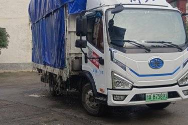 二手一汽解放J6L 4X2 6.8米纯电动栏板载货车 宁德时代310.66kWh  二手电动卡车电动载货车