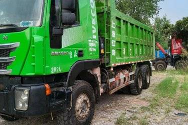 二手上汽红岩 杰狮重卡 450马力 6X4 6米自卸车(国五) 后八轮 上菲红二手自卸车 黄牌