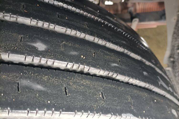 二手东风柳汽乘龙 270马力 载货车
