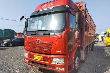 二手一汽解放 J6L中卡 复合型 240马力 6X2 9.7米仓栅式载货车(国五) 前四后四 锡柴二手载货车 黄牌图片
