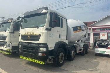 二手中国重汽 HOWO TX5 340马力 8X4 7.9方混凝土搅拌车(润宇达牌)(国五) 前四后八 潍柴二手搅拌车图片