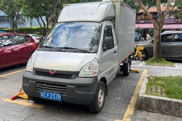 二手五菱 荣光小卡 1.5L 107马力 汽油 2.585米单排厢式微卡(国五) 单桥 五菱柳机二手载货车 蓝牌图片