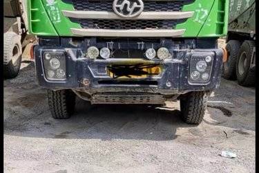 二手上汽红岩 杰狮C500重卡 复合版 350马力 8X4 6.5米自卸车(国五) 8X2 康明斯二手自卸车 黄牌图片