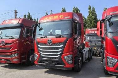 二手大运 V7重卡 460马力 6X4牵引车(国六) 双驱 潍柴二手牵引车 黄牌