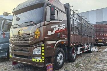 二手青岛解放 JH6 智享版 320马力 6X2 8.6米仓栅式载货车(国六) 前四后四 锡柴二手载货车 黄牌图片