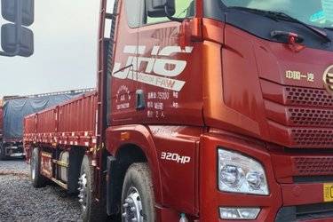 二手青岛解放 JH6重卡 320马力 6X2 7.7米栏板载货车(国五) 前四后四 锡柴二手载货车 黄牌