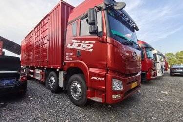 二手青岛解放 JH6重卡 290马力 6X2 9.4米厢式载货车(国五) 前四后四 锡柴二手载货车 黄牌图片