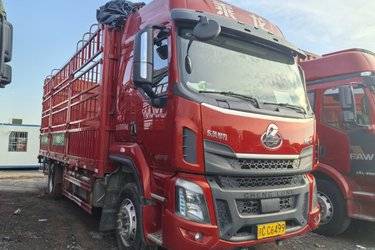二手东风柳汽 乘龙H5 270马力 4X2 6.8米仓栅式载货车(国六) 单桥 玉柴二手载货车 黄牌图片